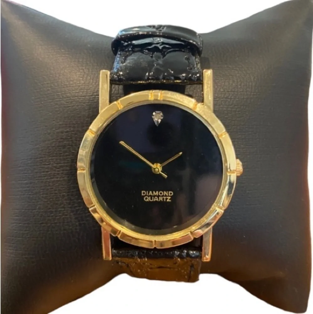 NWT Diamond Quartz Ladies Watch, gold trim, leather band,‎ new Duracell Battery